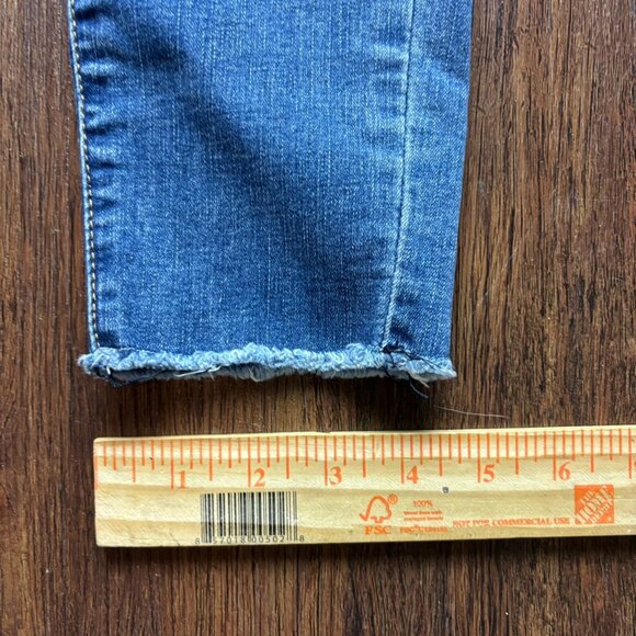 Judy Blue Skinny Fit Jeans Light Wash Distressed Raw Hem Button Fly Women’s 1/25 - Picture 10 of 11